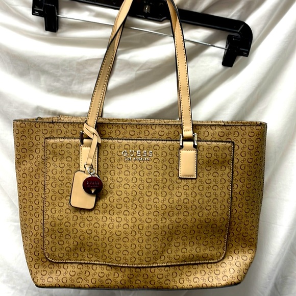 NEW!!! Guess faux leather large shoulder bag 17x11x5 - Picture 1 of 9